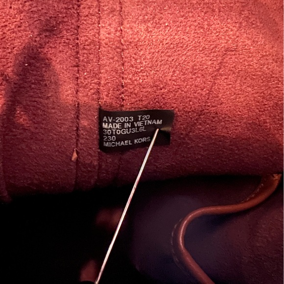 Michael Kors Tan Leather Shoulder Bag - Picture 14 of 16